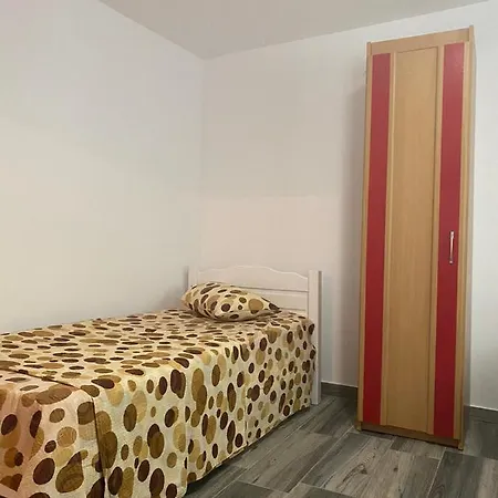 Casa La Bunica コスティネシュティ